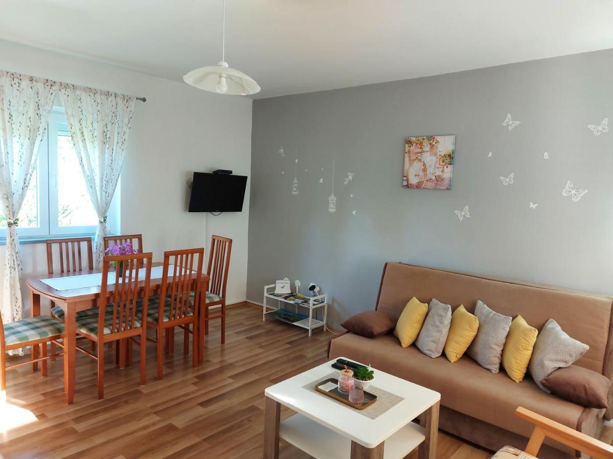 Apartment Rosie 斯莫利亚纳茨 外观 照片